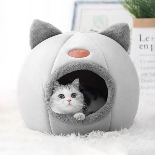 Little Winter Cat Bed Basket Cave